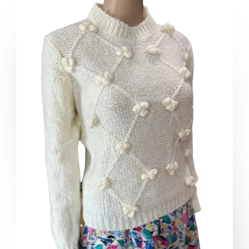 Chunky creamy cozy granny Sweater Pullover -L